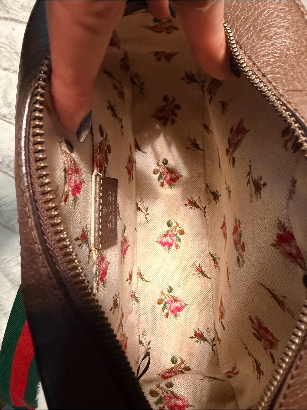 Gucci Neo Vintage GG Supreme Messenger Bag with COA - Picture 8 of 11